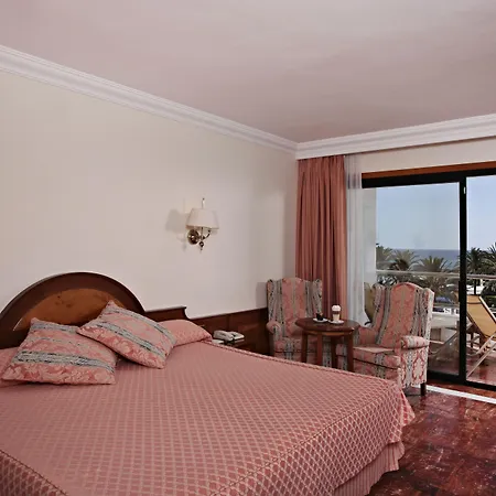 Serrano Palace Hotel