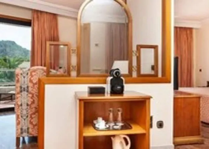 Serrano Palace ホテル 5*