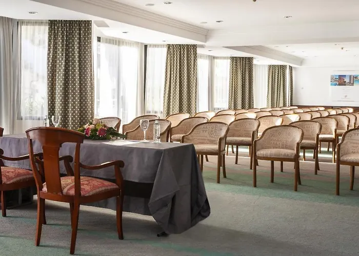 Serrano Palace 호텔