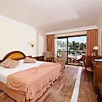 Serrano Palace فندق