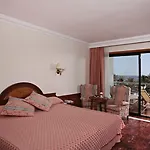 Serrano Palace فندق
