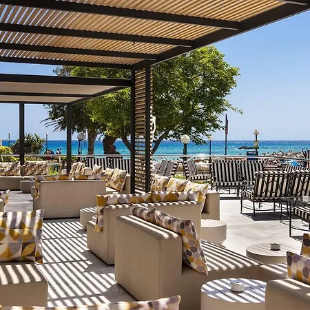 Отель Serrano Palace