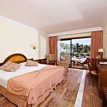 Serrano Palace Hotel