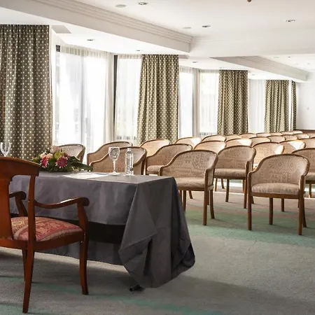 Serrano Palace 酒店